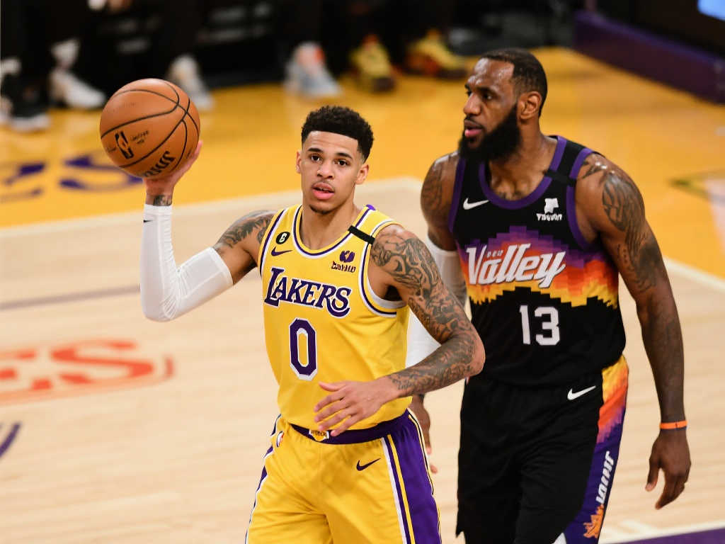 常规赛猛如龙,季后赛掉链子:杰伦格林、里夫斯等5位球星入选